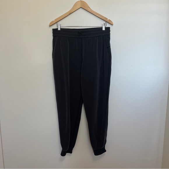 Lululemon Softstreme High-Rise Jogger Pant in Faded Black Size 10 - Picture 1 of 5